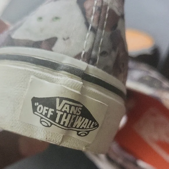 Vans Kids Sneakers with Cat Print - Picture 2 of 5